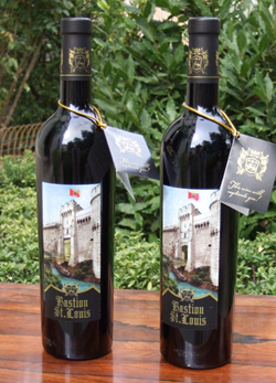 Etiquette de vin lenticulaire